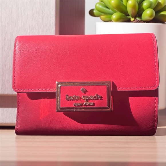 Kate Spade New York Hot Pink Leather Wallet - Picture 1 of 12